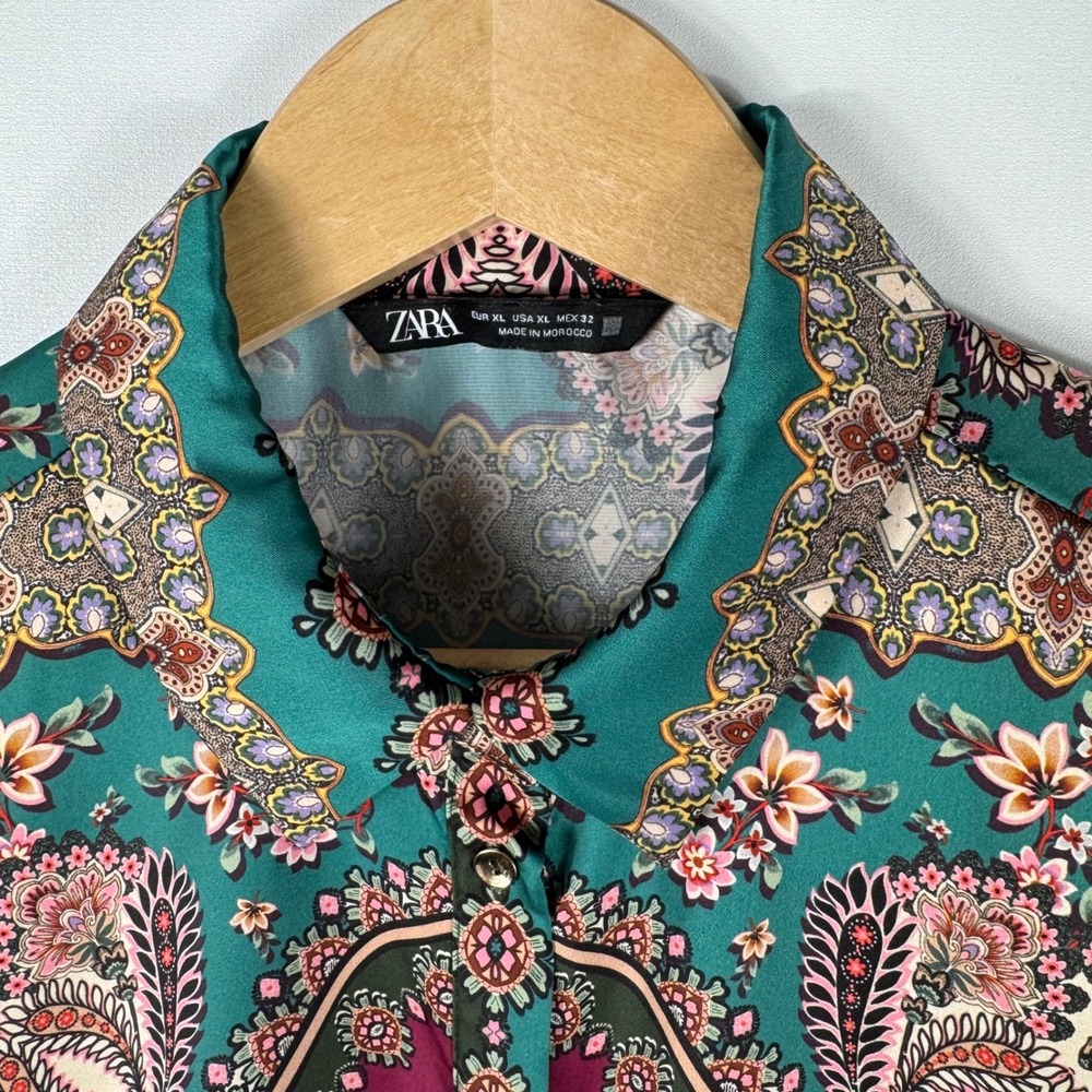 Zara Paisley Medallion Scarf Print Blouse Womens XL Satin Button Down Green - Picture 2 of 6